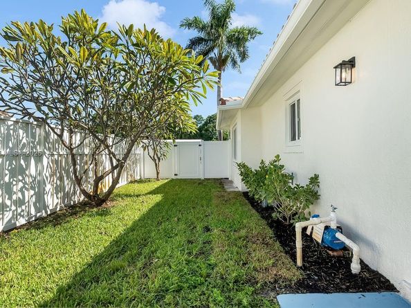 5713 NE 17th Ter, Fort Lauderdale FL 33334