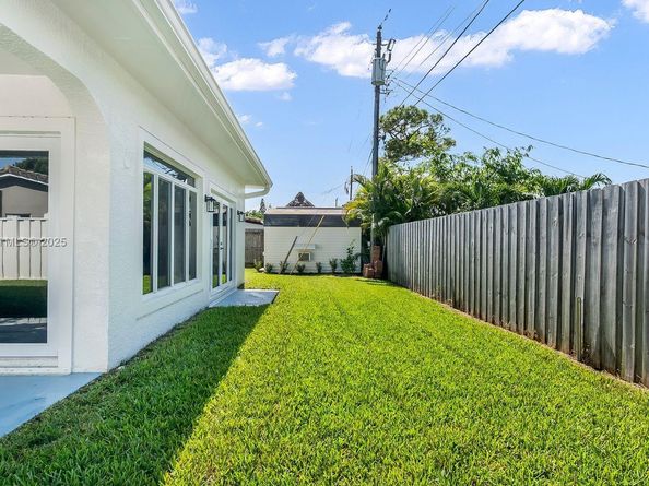5713 NE 17th Ter, Fort Lauderdale FL 33334