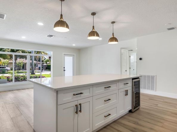 5713 NE 17th Ter, Fort Lauderdale FL 33334