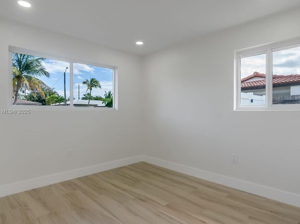5713 NE 17th Ter, Fort Lauderdale FL 33334