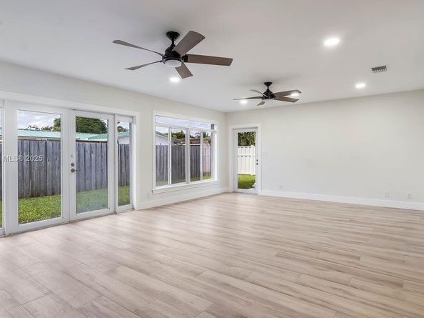 5713 NE 17th Ter, Fort Lauderdale FL 33334