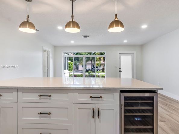 5713 NE 17th Ter, Fort Lauderdale FL 33334