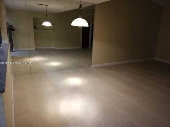 6985 NW 29th Ln, Fort Lauderdale FL 33309