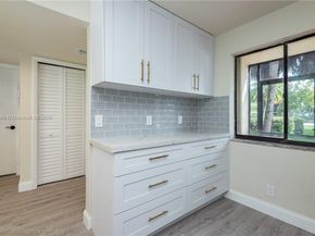 409 Lakeview Dr 101, Weston FL 33326
