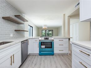 409 Lakeview Dr 101, Weston FL 33326