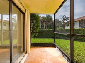 409 Lakeview Dr 101, Weston FL 33326