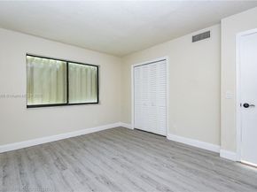 409 Lakeview Dr 101, Weston FL 33326