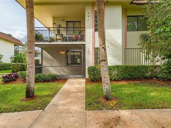409 Lakeview Dr 101, Weston FL 33326