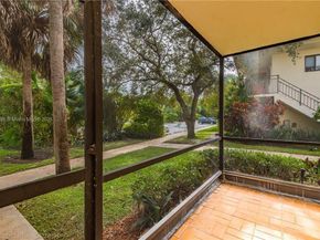409 Lakeview Dr 101, Weston FL 33326