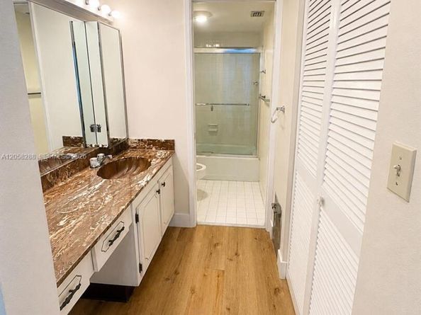 1865 Brickell Ave A1802, Miami FL 33129