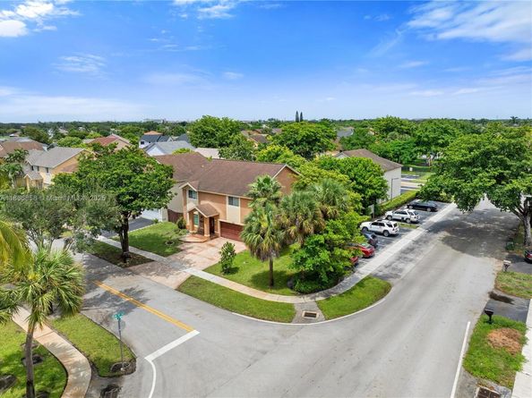 9701 SW 16th St, Pembroke Pines FL 33025