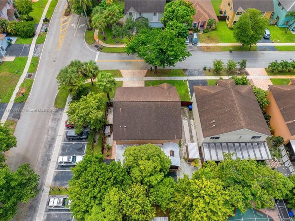 9701 SW 16th St, Pembroke Pines FL 33025