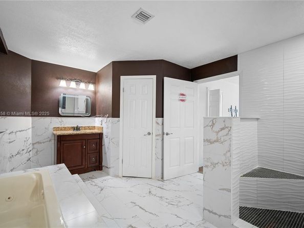 9701 SW 16th St, Pembroke Pines FL 33025