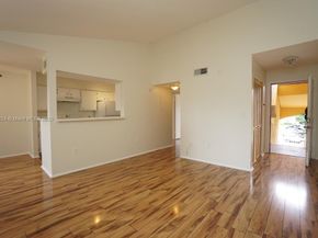 2667 NW 33rd St 2416, Oakland Park FL 33309