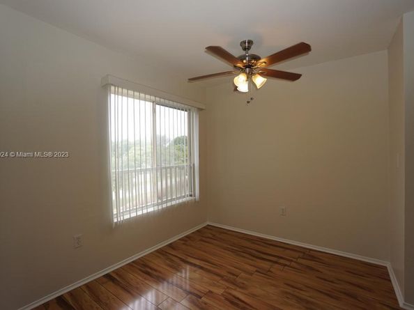 2667 NW 33rd St 2416, Oakland Park FL 33309