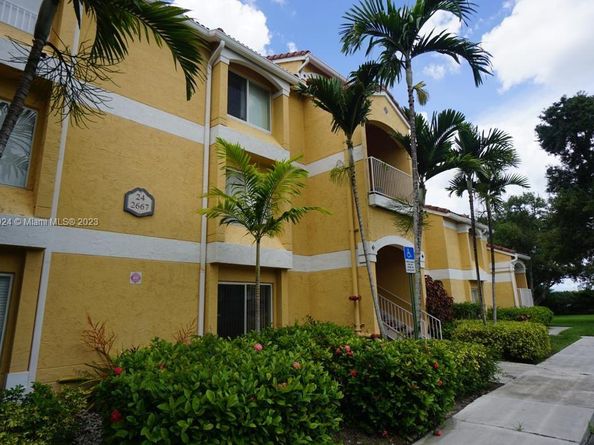 2667 NW 33rd St 2416, Oakland Park FL 33309