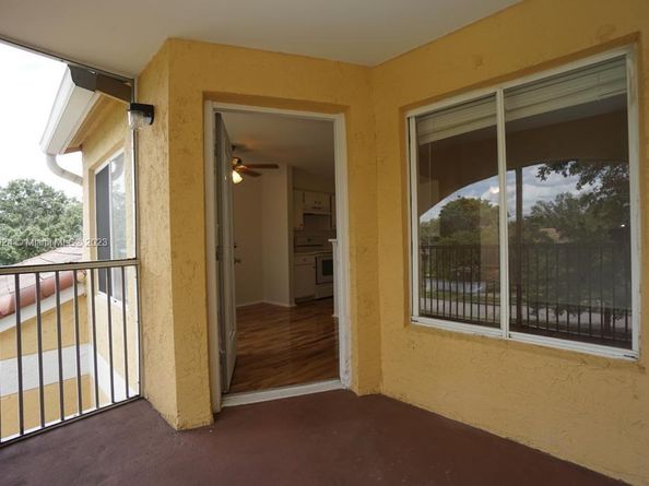 2667 NW 33rd St 2416, Oakland Park FL 33309