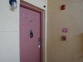 2667 NW 33rd St 2416, Oakland Park FL 33309