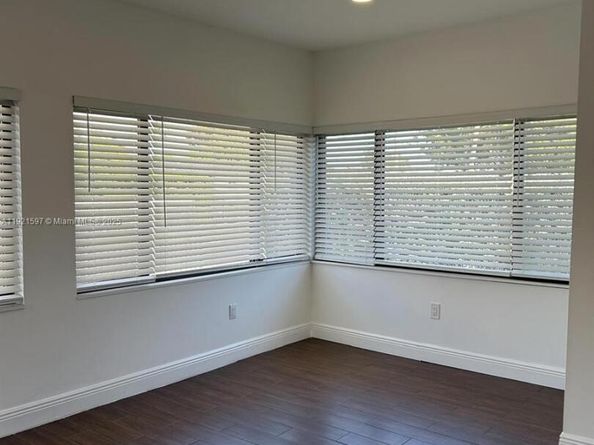 5790 SW 5th St, Miami FL 33144