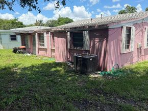 2370 NW 96th St, Miami FL 33147
