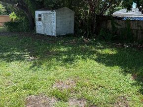 2370 NW 96th St, Miami FL 33147