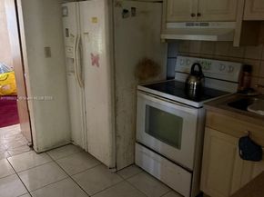 2370 NW 96th St, Miami FL 33147