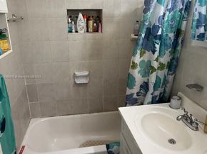 2370 NW 96th St, Miami FL 33147