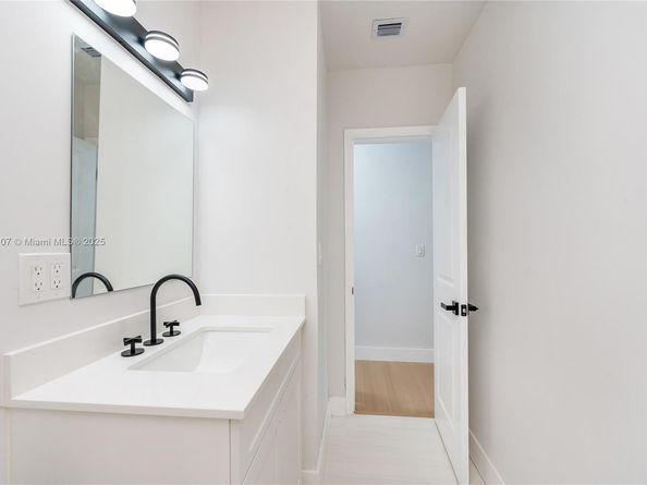 Undisclosed Address #A11865807, Cutler Bay FL 33157