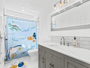 773 Verona Lake Dr, Weston FL 33326