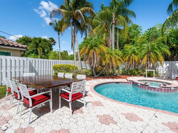 773 Verona Lake Dr, Weston FL 33326