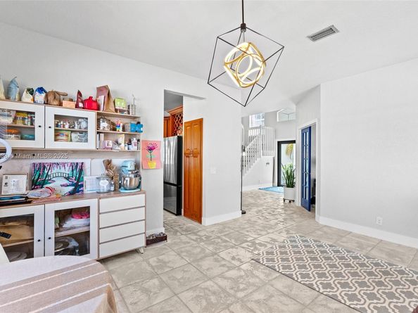 773 Verona Lake Dr, Weston FL 33326