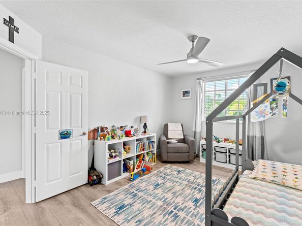 773 Verona Lake Dr, Weston FL 33326
