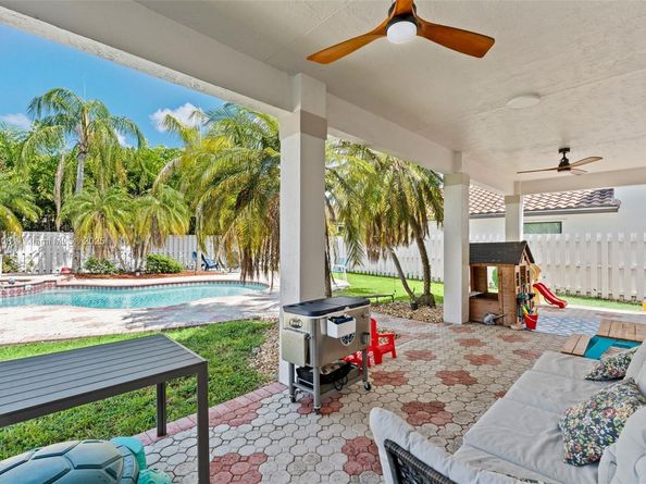 773 Verona Lake Dr, Weston FL 33326