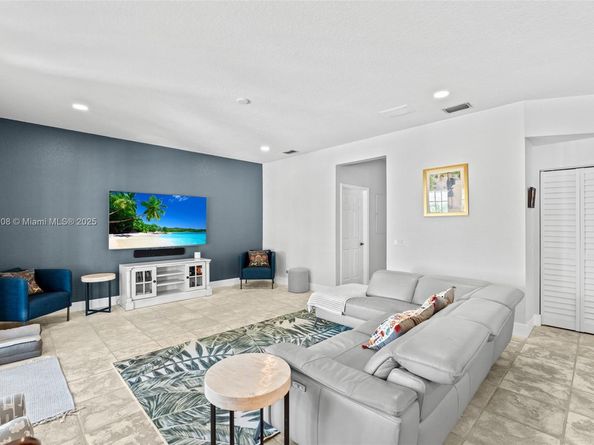 773 Verona Lake Dr, Weston FL 33326
