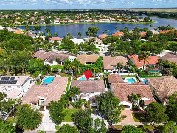 773 Verona Lake Dr, Weston FL 33326