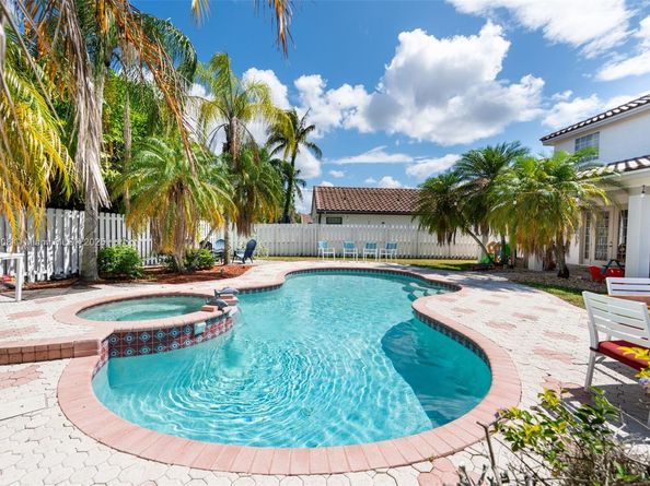 773 Verona Lake Dr, Weston FL 33326