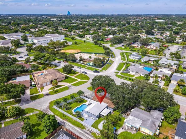 3338 Taft St, Hollywood FL 33021