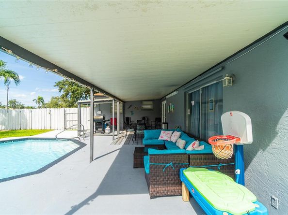 3338 Taft St, Hollywood FL 33021