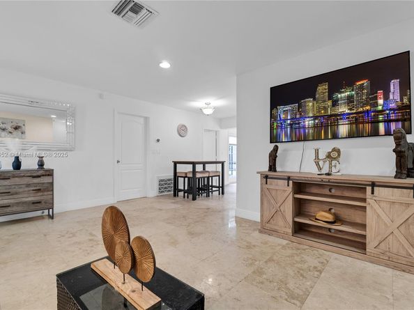 3338 Taft St, Hollywood FL 33021