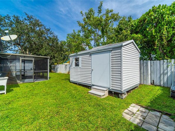 3338 Taft St, Hollywood FL 33021