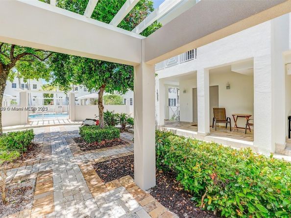 1043 SW 9th Ct F1, Miami FL 33130