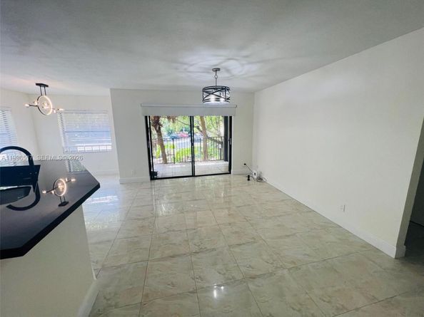 9999 Summerbreeze Dr 214, Sunrise FL 33322