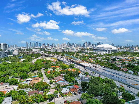 1861 NW S River Dr 1410, Miami FL 33125