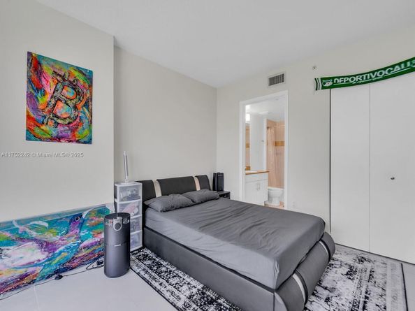 1861 NW S River Dr 1410, Miami FL 33125
