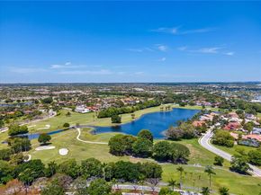 1251 E Wilshire Cir E, Pembroke Pines FL 33027