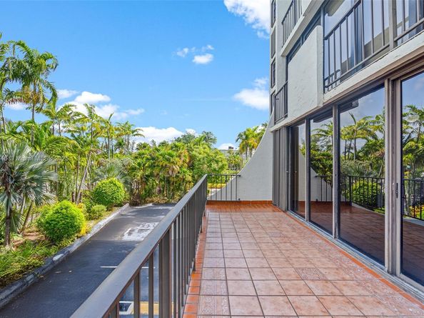 77 Crandon Blvd 2B, Key Biscayne FL 33149