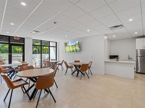 77 Crandon Blvd 2B, Key Biscayne FL 33149
