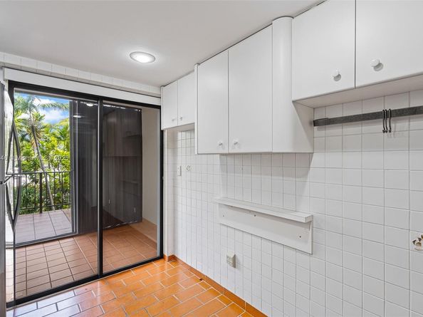 77 Crandon Blvd 2B, Key Biscayne FL 33149