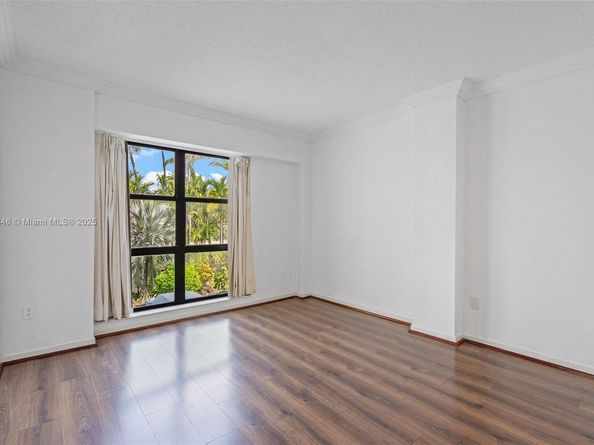77 Crandon Blvd 2B, Key Biscayne FL 33149