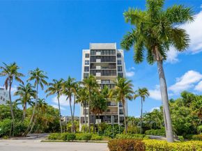 77 Crandon Blvd 2B, Key Biscayne FL 33149